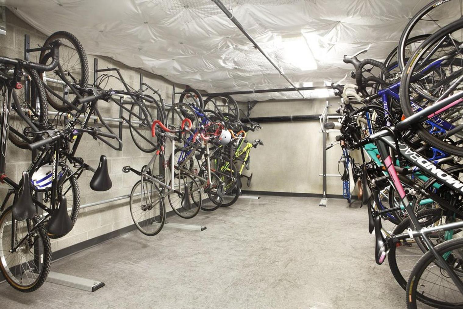 Capitol Hill W Gym Bike Storage Nr I5 Sea-896a *